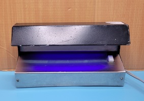 Black Light Ultraviolet Counterfeit Currency Detector