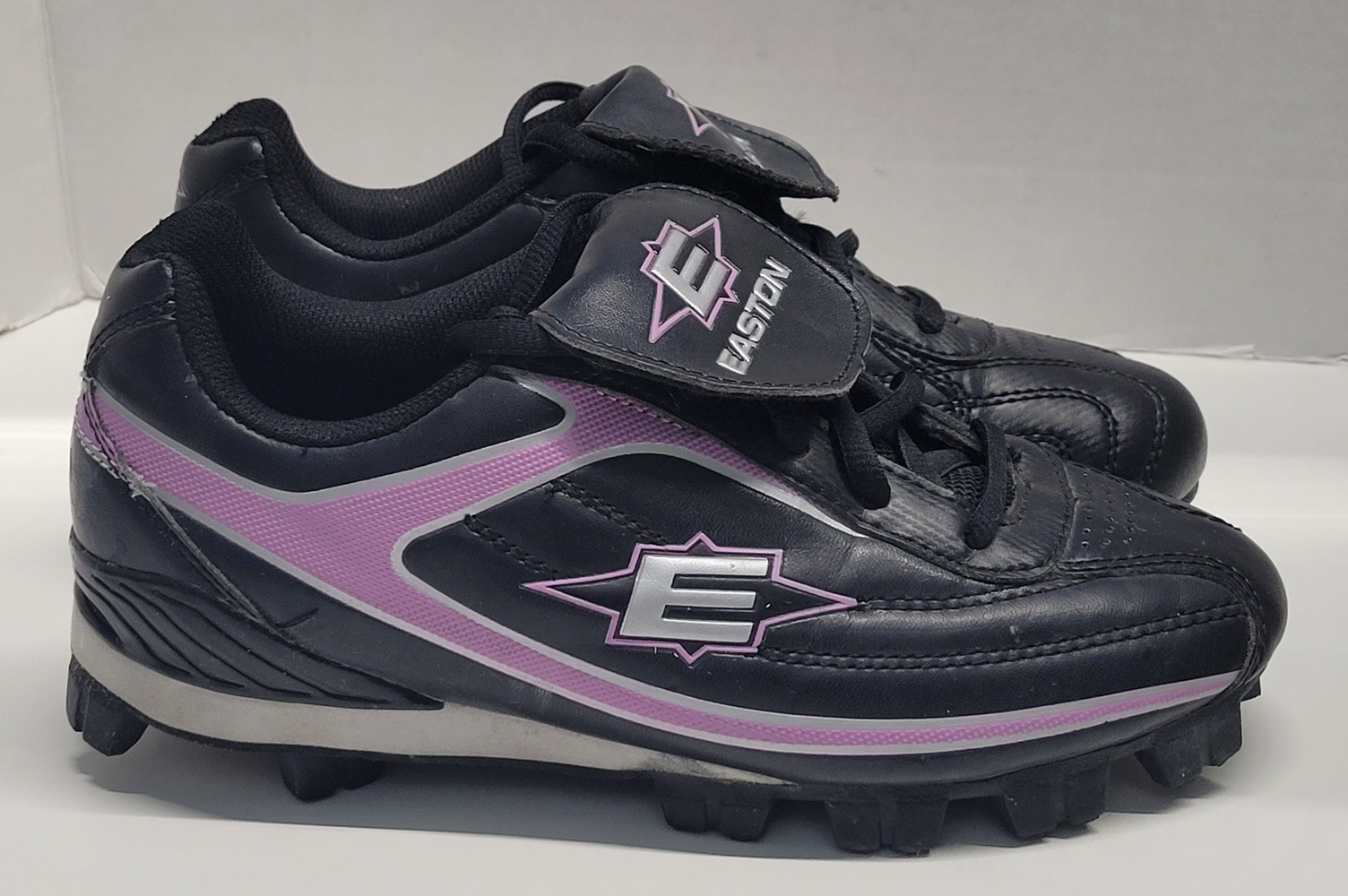 Easton on sale cleats softball