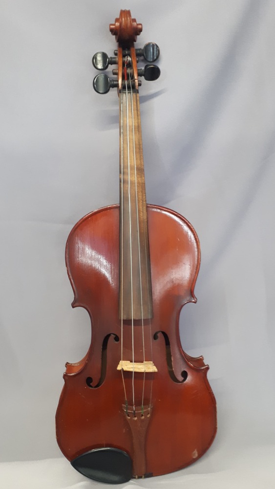 ANTIQUE SUZUKI 4/4 VIOLIN MADE IN NIPPON WITH BOW & COFFIN VIOLIN