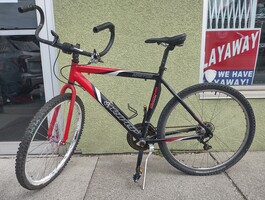 700c Hyper Bicycles Hpr700 Road Bike *NEEDS REPAIR*
