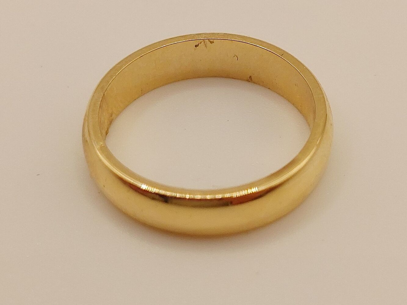 10 Karat Yellow Gold Plain Wedding Band | Avenue Shop Swap & Sell