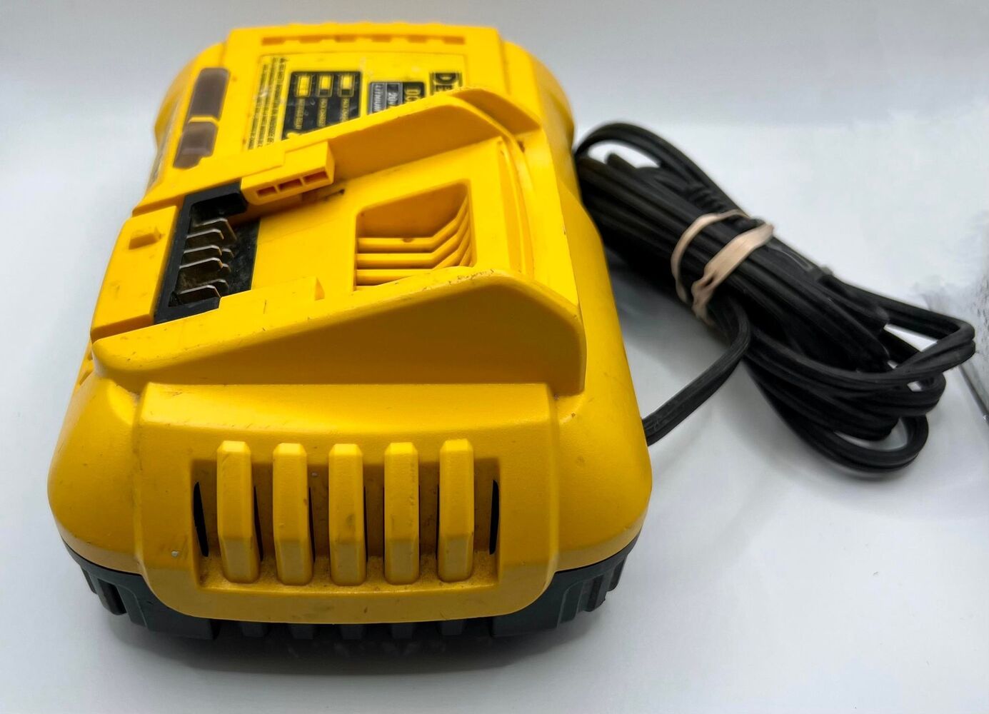 DeWalt DCB118 20V MAX* Fan Cooled Fast Charger