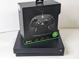 Xbox One X 1TB system 1787 w. Fusion Pro 2 controller PowerA