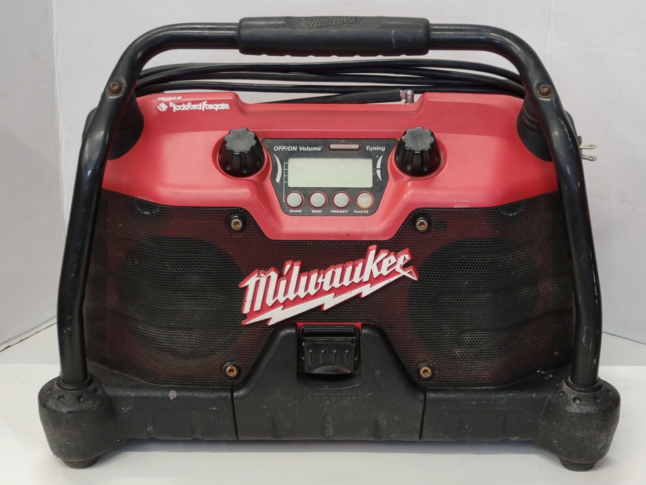 Milwaukee 49-24-0200 Heavy Duty Job Site AM/FM Radio | Avenue Shop Swap ...