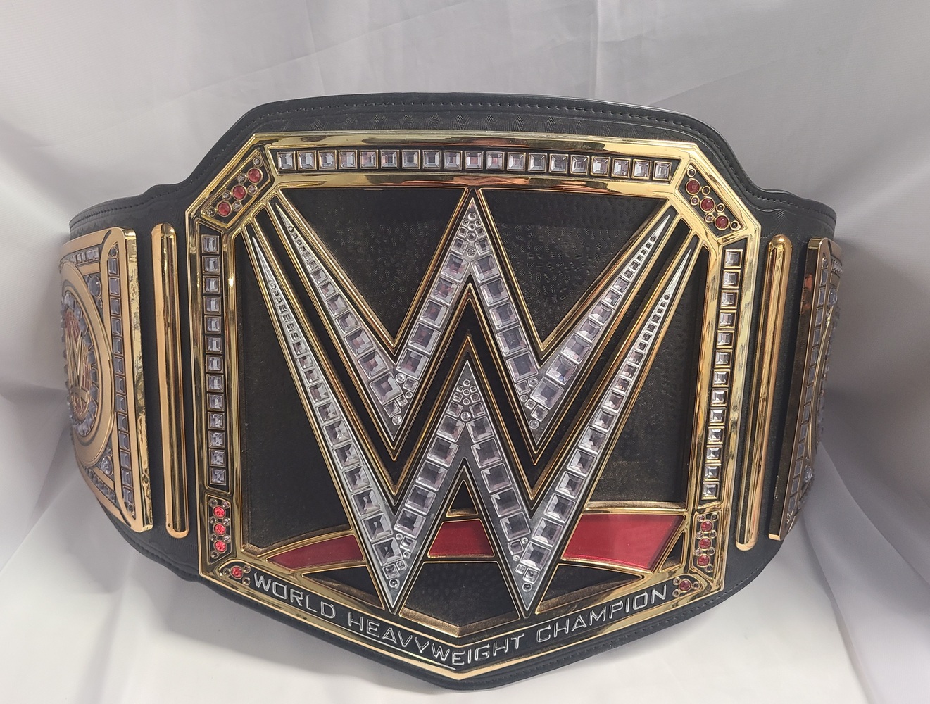 WWE Championship Replica Title Belt | Avenue Shop Swap & Sell