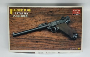Academy Luger P.08 Model Kit **CANADIAN SHIPPING ONLY**