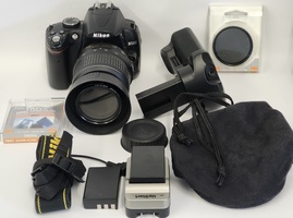 Nikon D5000 SLR Camera Bundle with 18-55mm Lens